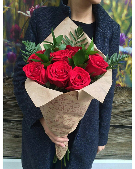 Букет из красных роз "Радость" с доставкой по Тайынше
