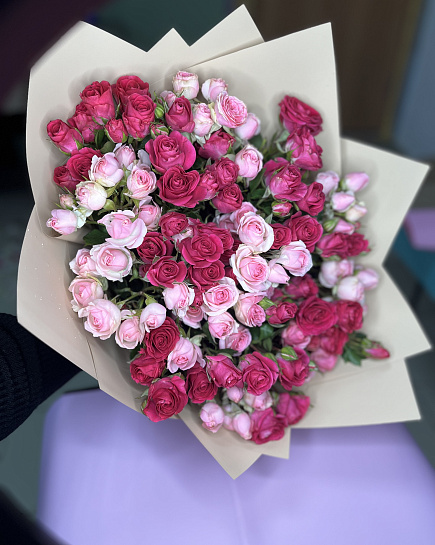 Spray roses with delivery to Kostanay.