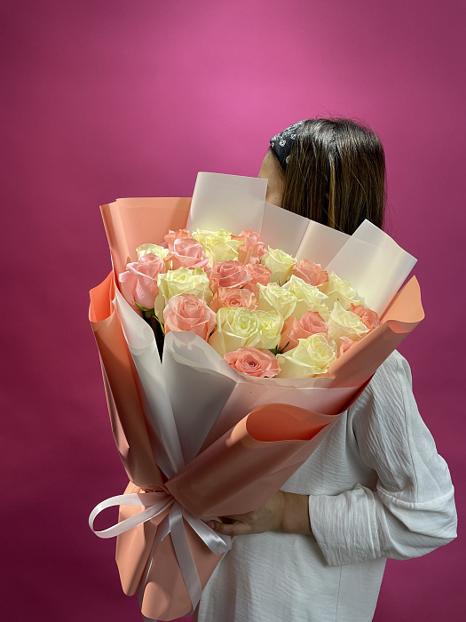 Mix bouquet of Dutch roses 50-60 cm.