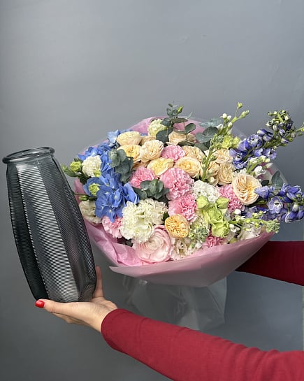 Палитра нежности: микс из гортензий и пионовидных роз с доставкой по Астане