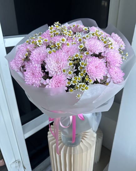 Большой круглый букет из хризантем with delivery to Астане