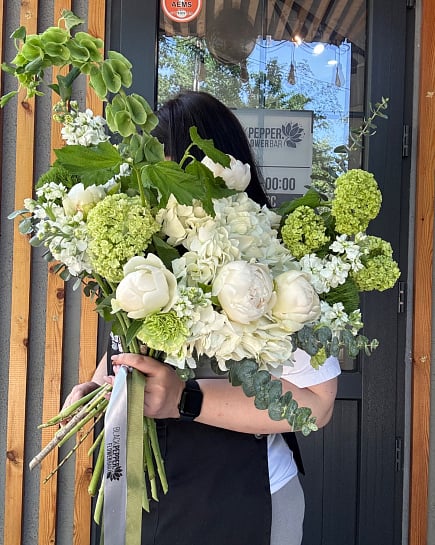 Белоснежная симфония с пионами и гортензией with delivery to Almaty