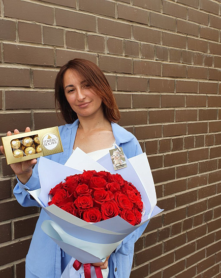 Bouquet of bouquet of 25 red roses + ferrero rocher flowers delivered to Astana