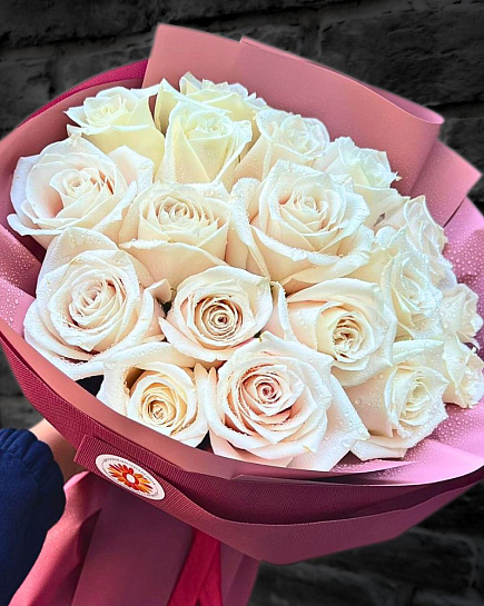 Bouquet of 21 white Dutch roses with delivery with delivery to Almaty