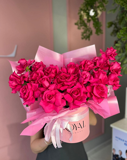 Bouquet of Composition of chic varietal raspberry roses flowers delivered to Aktau