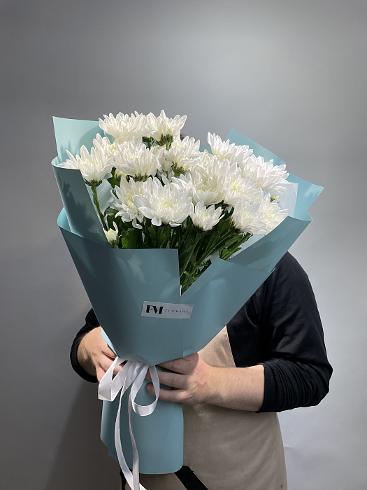 Mono bouquet of white chrysanthemums