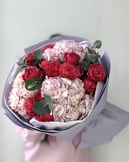 Bouquet of Euro bouquet of hydrangeas and spray roses flowers delivered to Astana