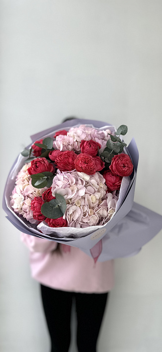 Euro bouquet of hydrangeas and spray roses
