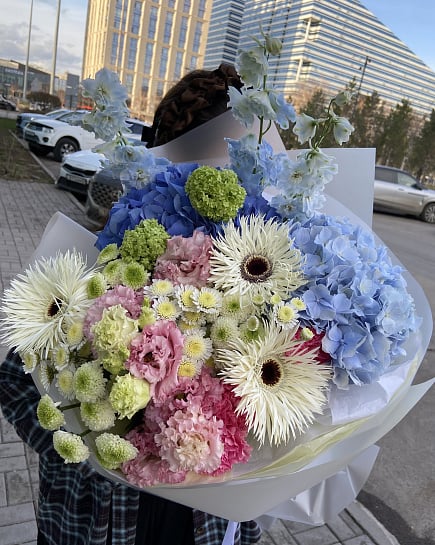 Небесная гармония с гортензиями и герберами с доставкой по Астане