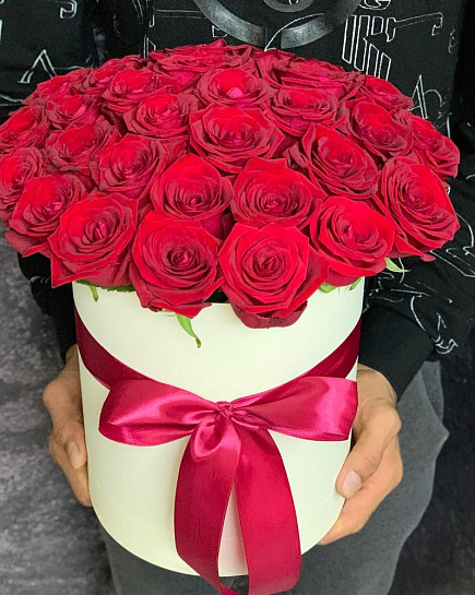 31 красная роза в коробочке с доставкой по Алматы