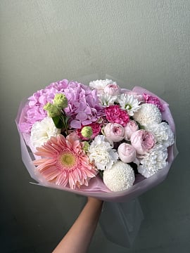 Розовое очарование с пионовидными розами