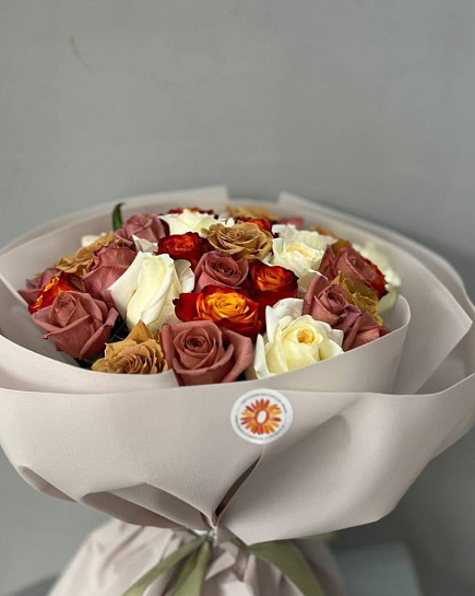 Букет из 31 голландской микс розы  с доставкой по Алматы