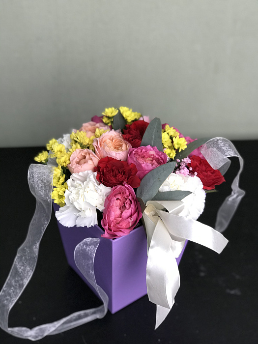 Сборный букет цветов в коробке "Милая коробочка"