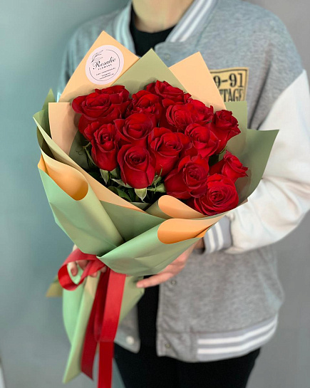 15 красных роз в оформлении  с доставкой по Алматы