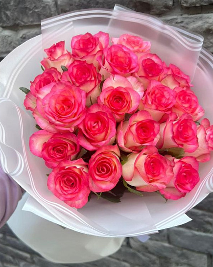 Bouquet of 25 Dutch roses with delivery to Almaty