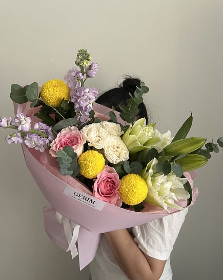 Большой асимметричный букет из роз, хризантем и лилий with delivery to Astana