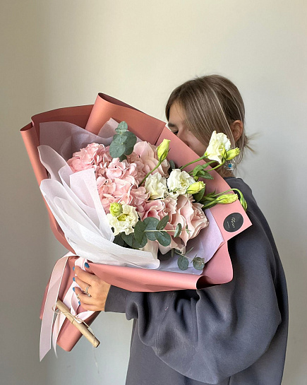 Bouquet of Букет «Fly me to the moon» flowers delivered to Almaty