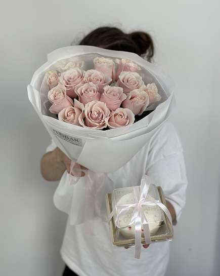 Combo: 15 pink roses + bento with delivery to Astana