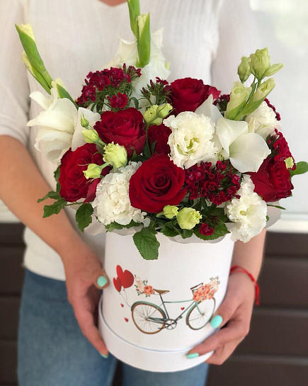 Box with roses and eustoma with delivery to Almaty