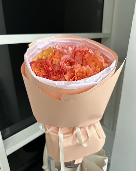 Солнечный закат из пионовидных роз с доставкой по Астане