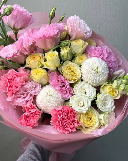 Розовый букет из роз и эустомы with delivery to Astana