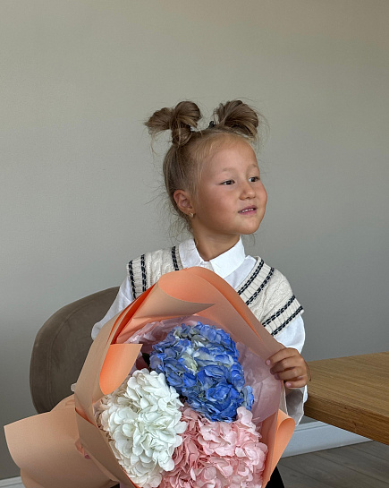 Bouquet of 3 mix hydrangeas with delivery to Astana