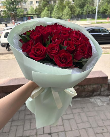 Классический букет красных роз с доставкой по Алматы