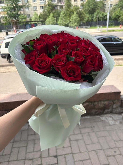Классический букет красных роз - купить в Алматы с доставкой