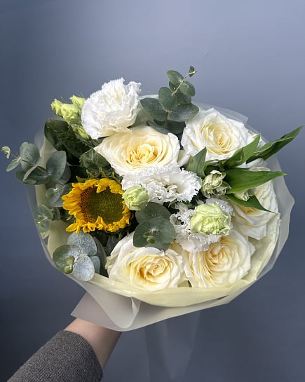 Солнечный акцент в белых тонах с доставкой по Астане