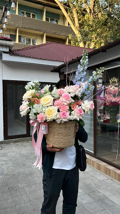 Euro-basket with roses Aesthetic