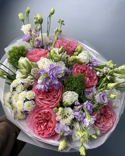 Романтичный микс с пионовидными розами и маттиолой с доставкой по Астане