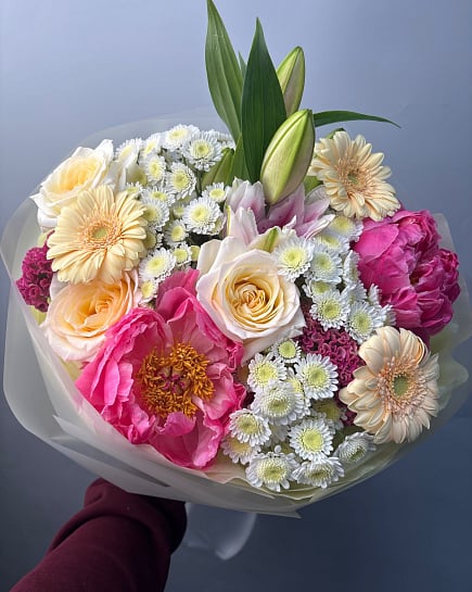 Цветочный микс с пионами и герберами с доставкой по Астане