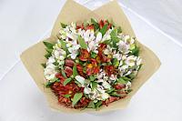 Bouquet of 15 alstromeries