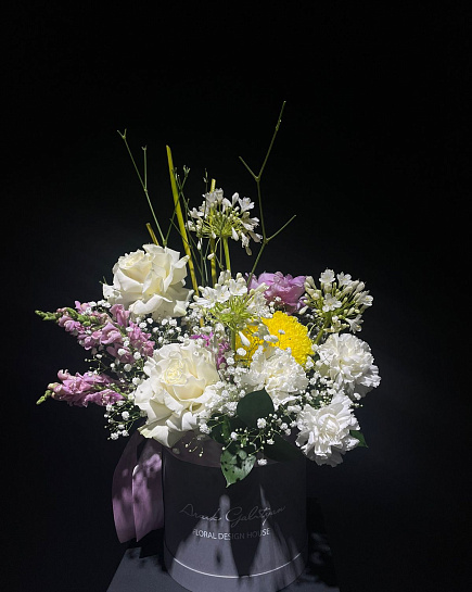Цветы в коробке "Радуга эмоций" с доставкой по Алматы