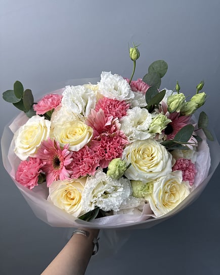 Пастельная палитра с розами и эустомой с доставкой по Астане