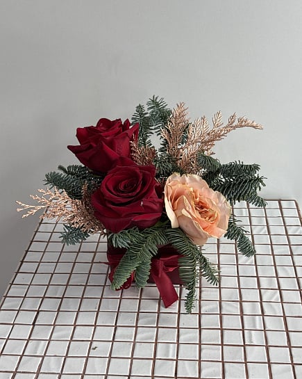 Зимняя сказка с красными розами и нобилисом с доставкой по Астане