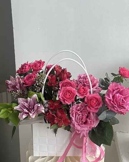 Розовый шарм в стильной сумочке с доставкой по Астане