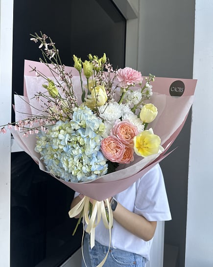 Пастельная палитра с пионовидными розами с доставкой по Астане