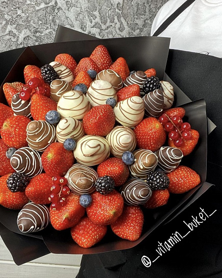 Bouquet of strawberries in chocolate with delivery to Astana