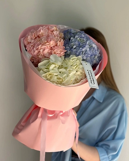 Букет из 3 гортензий «Для учителя» с доставкой по Астане