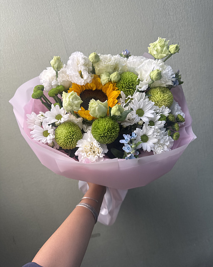 Солнечный микс с подсолнухом и ромашками with delivery to Astana