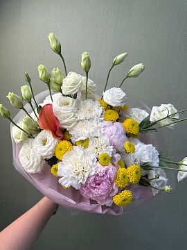 Весенний микс с пионами и эустомой