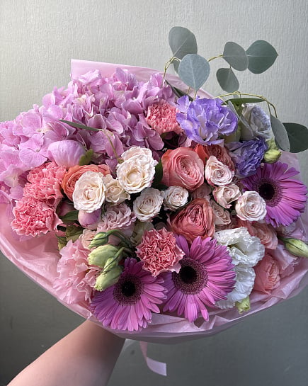 Розовое очарование с гортензией и пионовидными розами with delivery to Астане