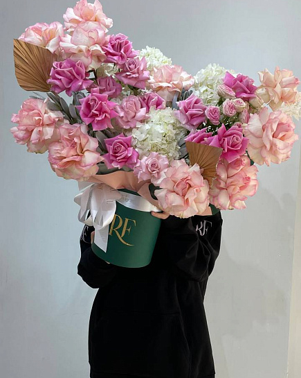 Bouquet of Box composition flowers delivered to Kostanay.
