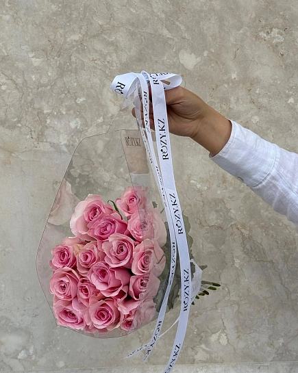 15 светло-розовых роз в прозрачной сумочке с доставкой по Астане