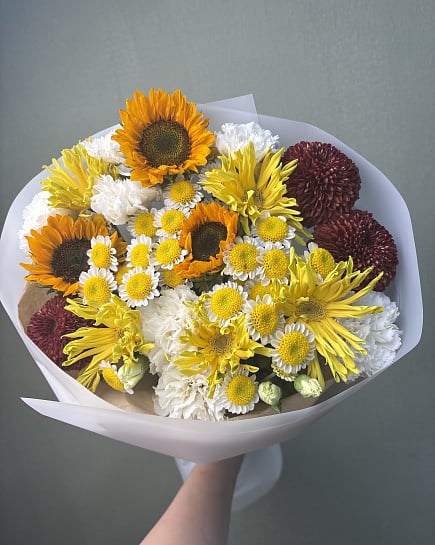 Букет из подсолнухов и гвоздик with delivery to Astana