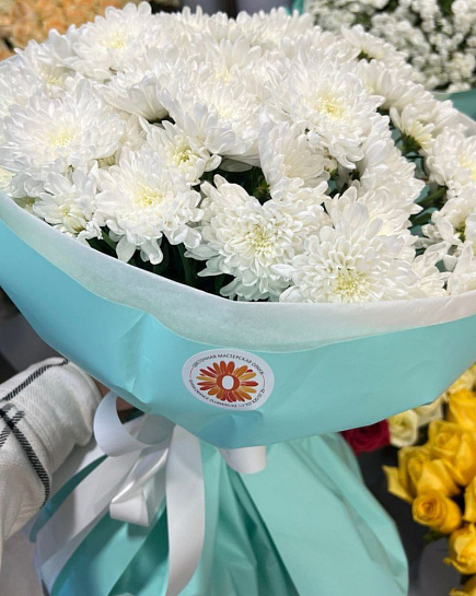 Bouquet of 15 white chrysanthemums with delivery to Almaty