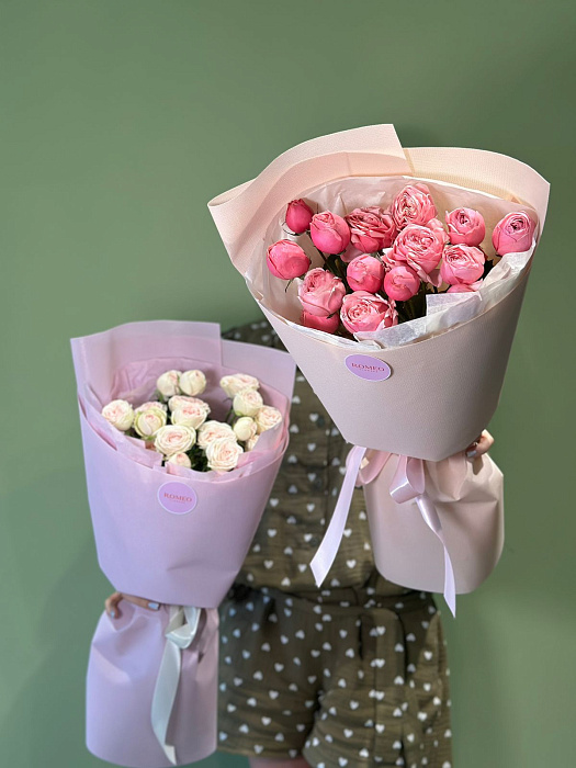 Bouquet of bush roses