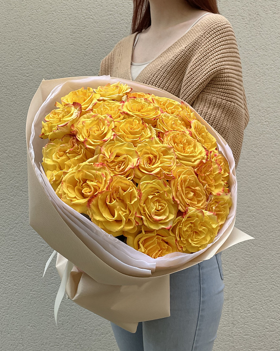 Mono bouquet of 25 Dutch roses