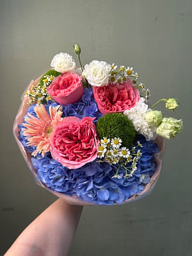 Сине-розовый микс с пионовидными розами